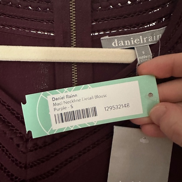 Daniele Rainn purple blouse NWT - Picture 4 of 7